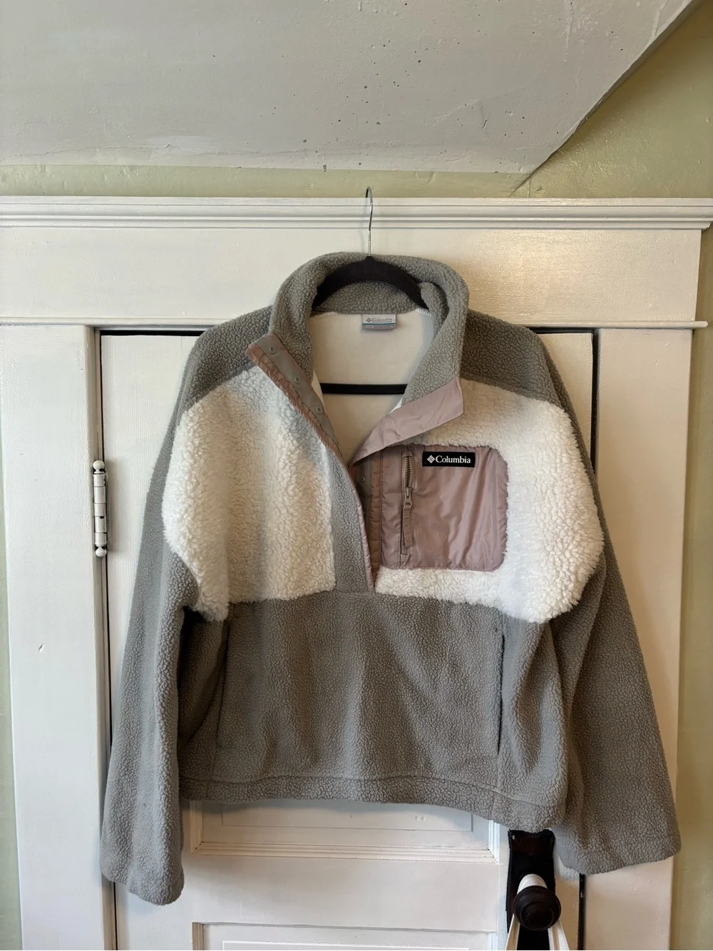 Columbia Sherpa Fleece Jacket in Gray & Cream